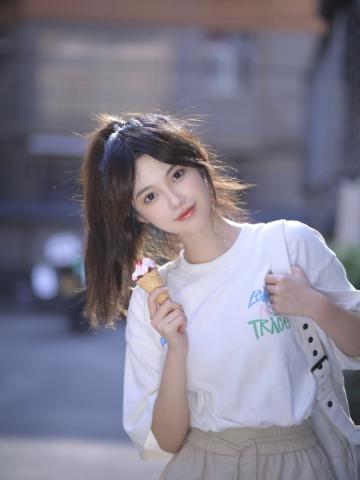 蜜桃ai网页魔改版人气飙升